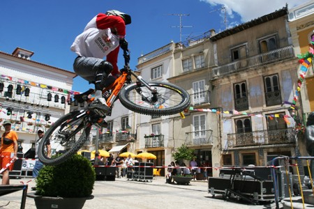 10-06-08 - DOWNHILL URBANO (F.CASTANHO E ZÉNÁ)