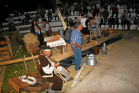 FIGURAS VIVAS APRESENTAÇÃO E PUBLICO ( JOSÉ BATISTA)