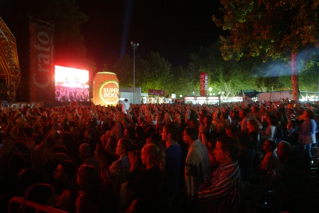 28-08-09PUBLICO(FERNANDO CASTANHO)