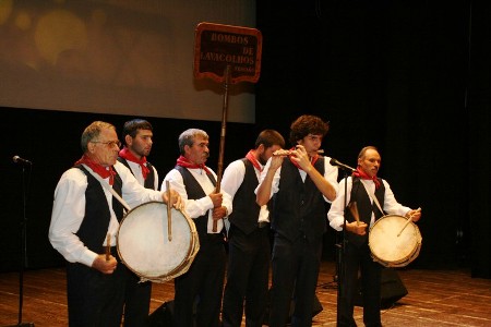 GRUPO DE BOMBOS DE LAVACOLHOS