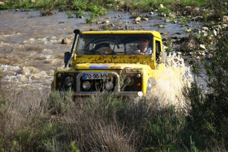 LAND ROVER(FERNANDO CASTANHO ALFREDO MARGARIDO E PAULO PAULINO)