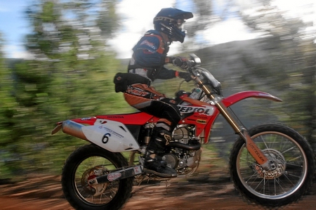 MOTOS