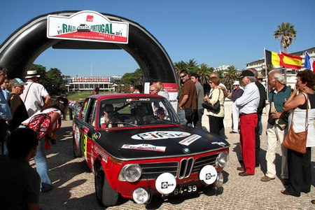 19 – (F.CASTANHO A.MARGARIDO B.ALVES)