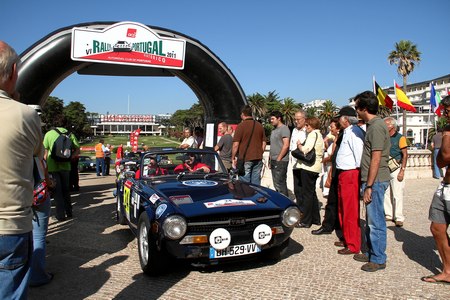 24 – (F.CASTANHO A.MARGARIDO B.ALVES)