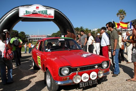 25 – (F.CASTANHO A.MARGARIDO B.ALVES)
