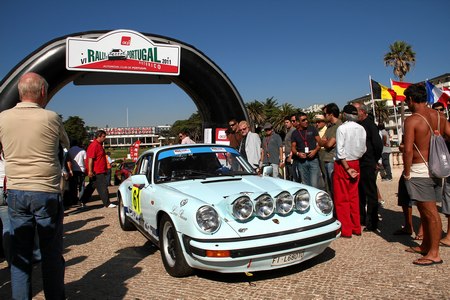 61 – (F.CASTANHO A.MARGARIDO B.ALVES)