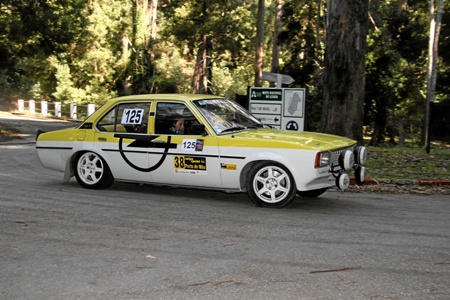 CLASSICOS -12º ENCONTRO DE CLASSICOS E DESPORTIVOS DO AUTOMOVEL CLUBE DA MARINHA GRANDE 2012