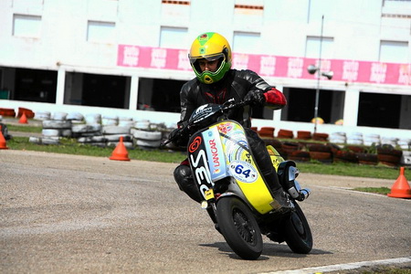 VESPAS – TROFÉU RESISTENCIA VESPAS 2012 – 5 HORAS DE ALMEIRIM