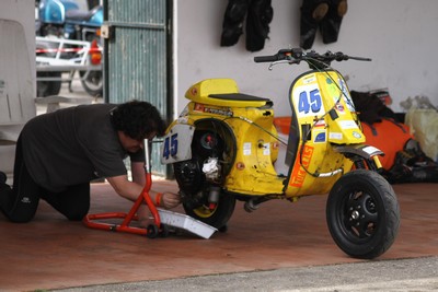 VESPAS – TROFÉU RESISTENCIA VESPAS 2012 – 5 HORAS DE ALMEIRIM