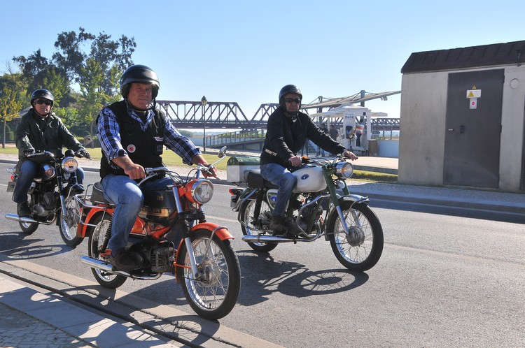 PASSEIO MOTOS E MOTORIZADAS CLÁSSICAS DE CORUCHE 2016