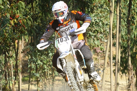 MOTOS PONTO 2502 FOTOS(FOTOGRAFO - JOSE BAPTISTA)