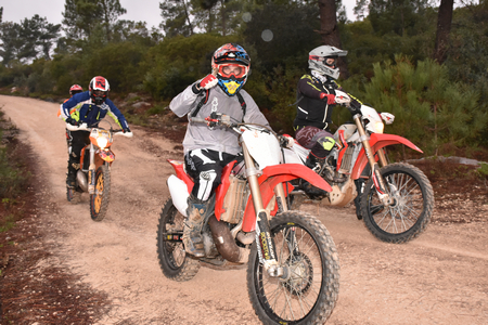 MOTOS PONTO 2(FOTOS IMPRESSAS)(FOTOGRAFO - VITOR BENGALA)