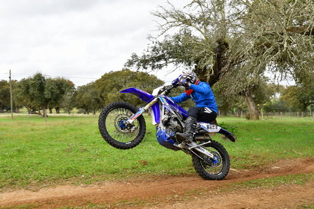 MOTOS PONTO 1 (FOTOGRAFO – ALFREDO MARGARIDO)