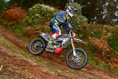 PONTO 2 MOTOS 170 FOTOS(FOTOGRAFO – FERNANDO CASTANHO)