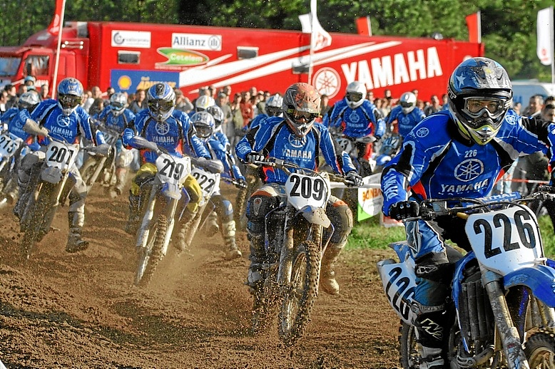 MOTOS