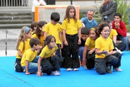 13-06-07 GRUPO DE DANÇA PRÓ-CASAIS DE REVELHOS ( F.CASTANHO)